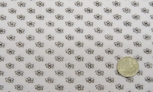 Фетр в цветочек листовой белый 30*30см*1мм 100% полиэстер за 1шт.