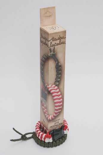 Набор для творчества "Вяжи верёвки" браслет-змейка красно-белая + кобра