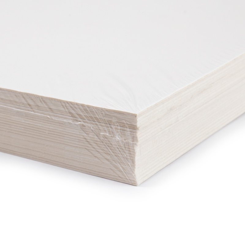 Картон для макетирования и художественных работ 30*40см, толщина 1,3мм 1100 гр/м2 белый  ГАММА КРА-06														