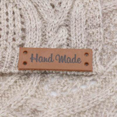 Бирка кожаная пришивная "Hand Made" цв. коричневый 1,4*4см, уп.4шт. за 1шт. 559228														