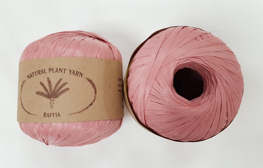 Пряжа "RAFFIA" 067 пудра 4*40 г. 90м 100% целлюлоза из волокна пальмы 067														