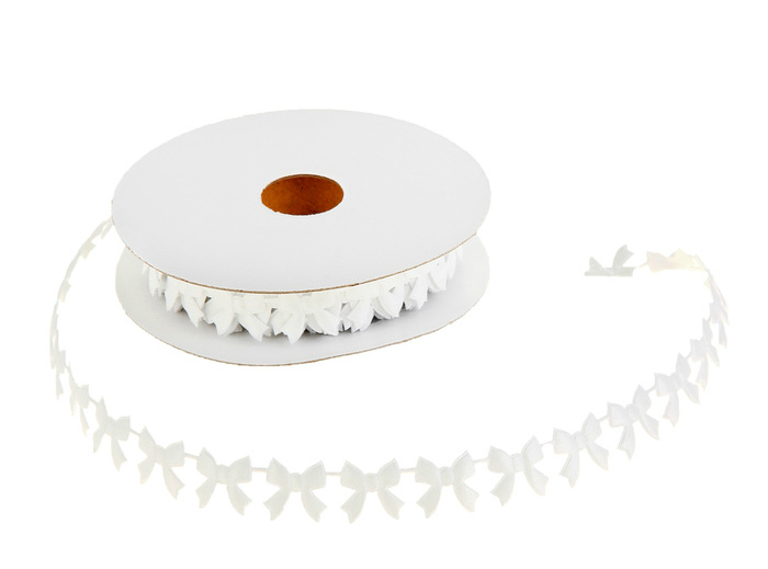 Лента фигурная  "Бантики" 18мм белый 001 18мм*25м за 1м